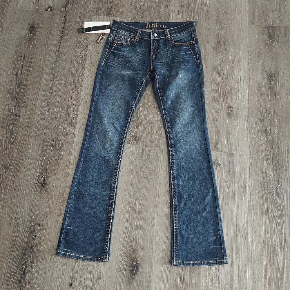 Janie Bootcut Flare Jeans Embellished Back Pockets Size 7 NWT